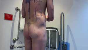 toms-naked-dunking_20.jpg